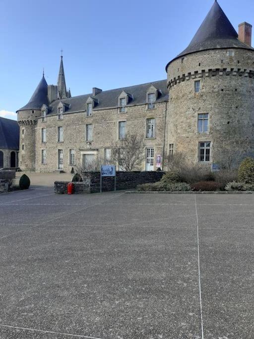 Charming Ancient House: Medieval Retreat in Pays de la Loire Sille-le-Guillaume Exterior photo