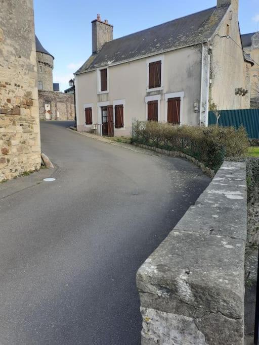Charming Ancient House: Medieval Retreat in Pays de la Loire Sille-le-Guillaume Exterior photo