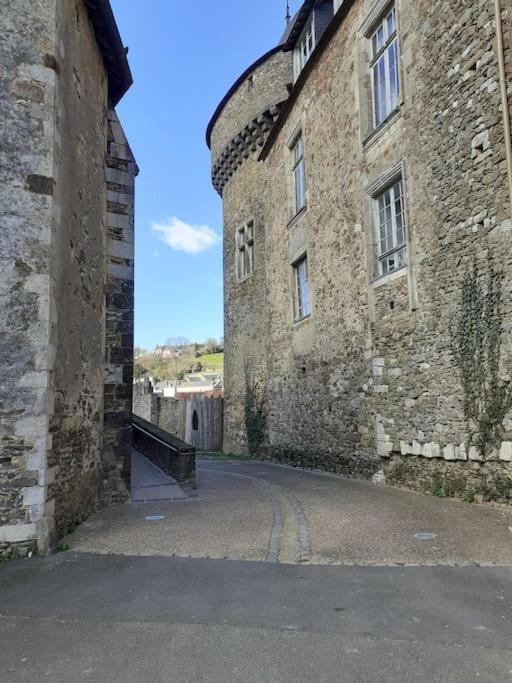 Charming Ancient House: Medieval Retreat in Pays de la Loire Sille-le-Guillaume Exterior photo