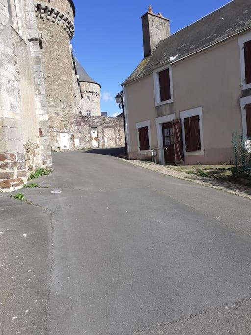 Charming Ancient House: Medieval Retreat in Pays de la Loire Sille-le-Guillaume Exterior photo