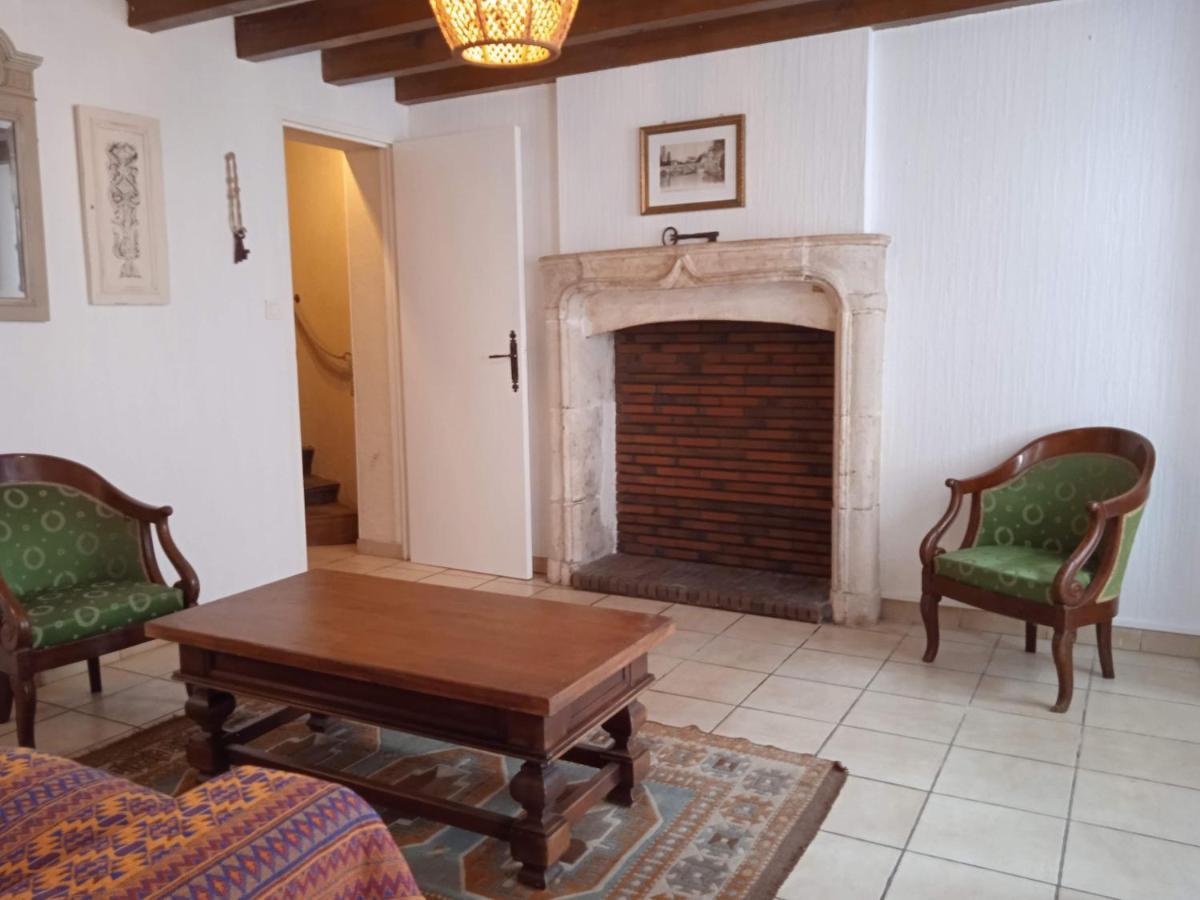 Charming Ancient House: Medieval Retreat in Pays de la Loire Sille-le-Guillaume Exterior photo